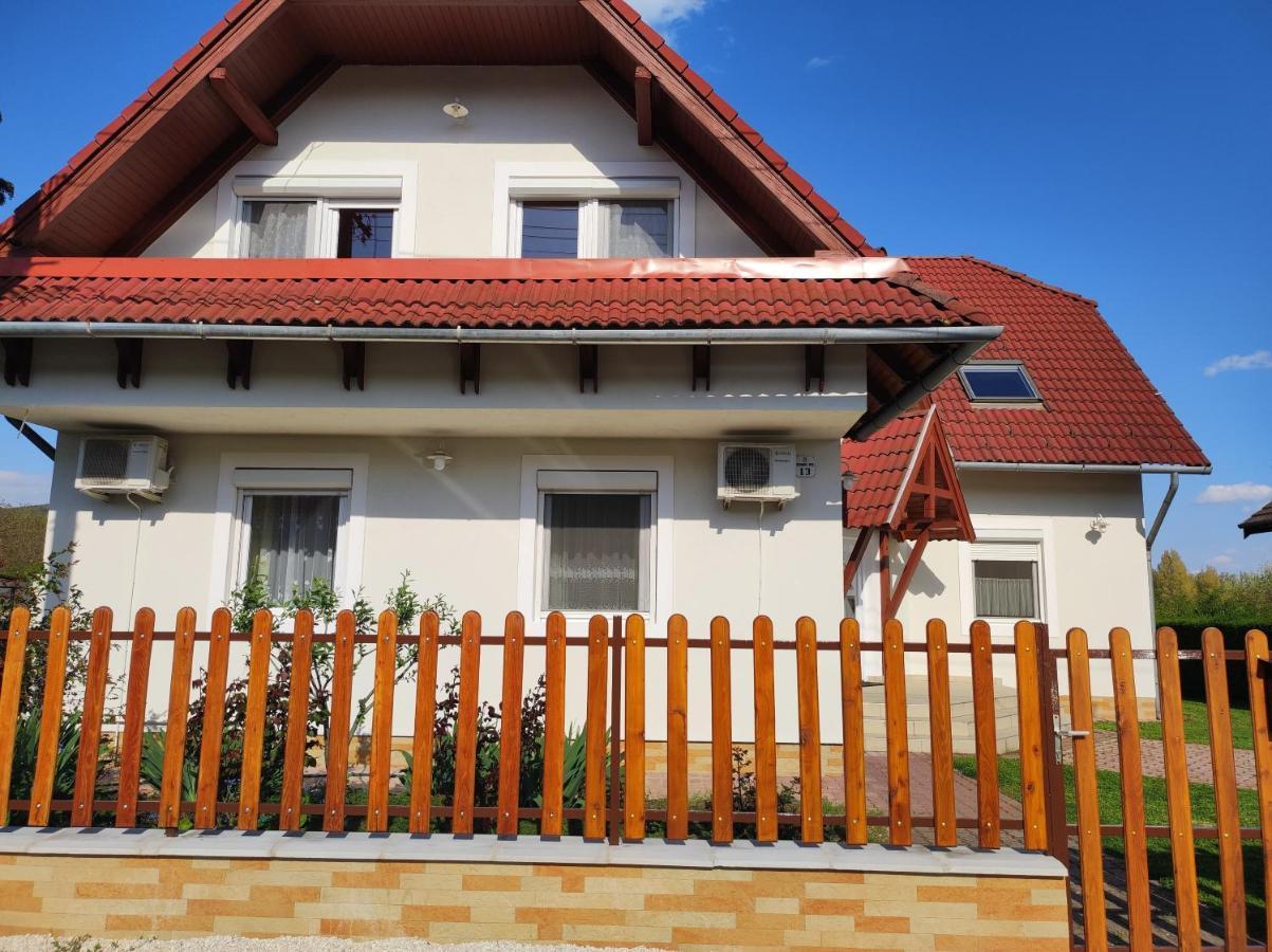 Badacsony Apartmanhaz Badacsonytomaj Εξωτερικό φωτογραφία