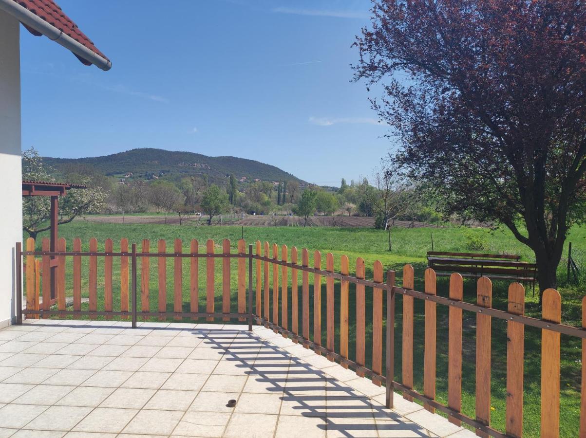 Badacsony Apartmanhaz Badacsonytomaj Εξωτερικό φωτογραφία